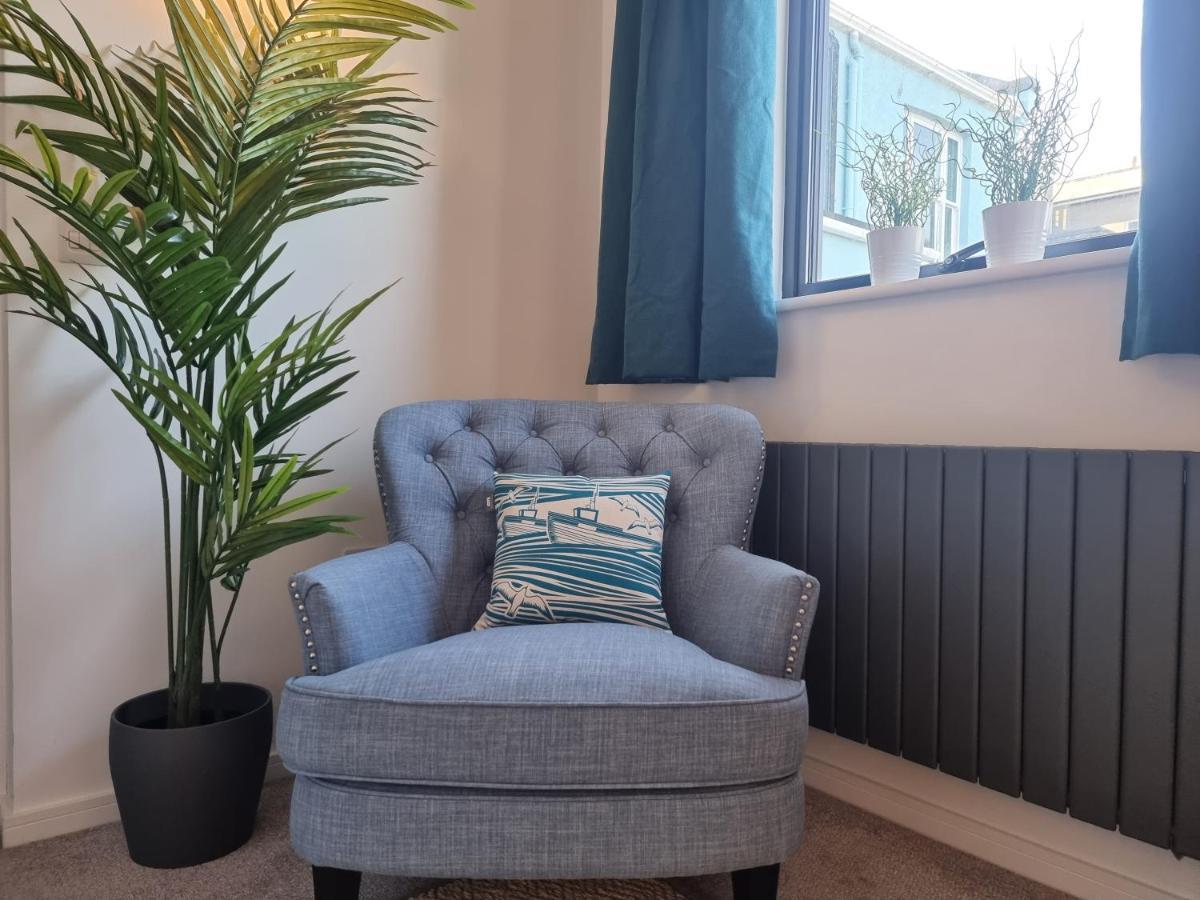 The Bunker-Luxe Central Falmouth Getaway With Stunning Sea Views 外观 照片