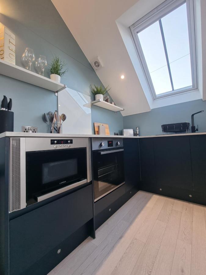The Bunker-Luxe Central Falmouth Getaway With Stunning Sea Views 外观 照片