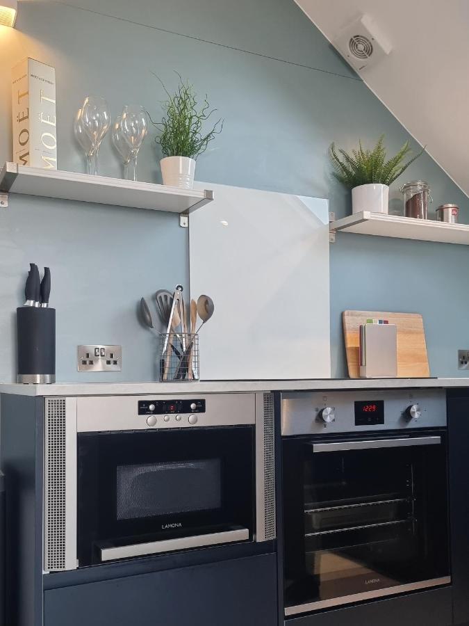The Bunker-Luxe Central Falmouth Getaway With Stunning Sea Views 外观 照片