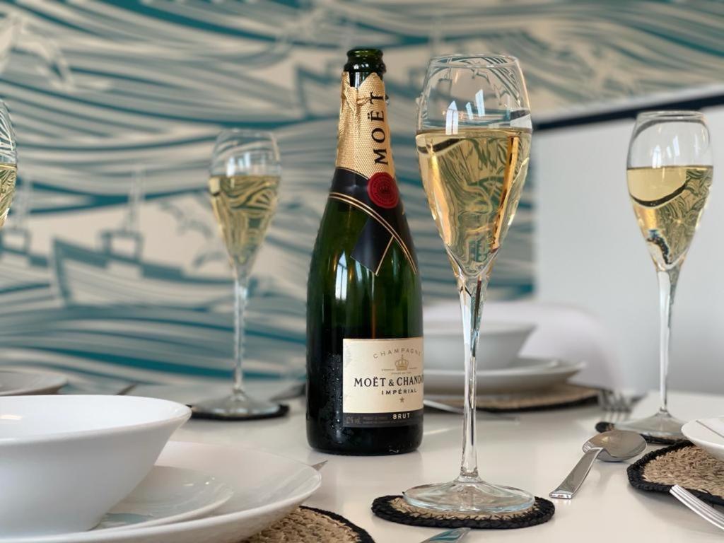 The Bunker-Luxe Central Falmouth Getaway With Stunning Sea Views 外观 照片