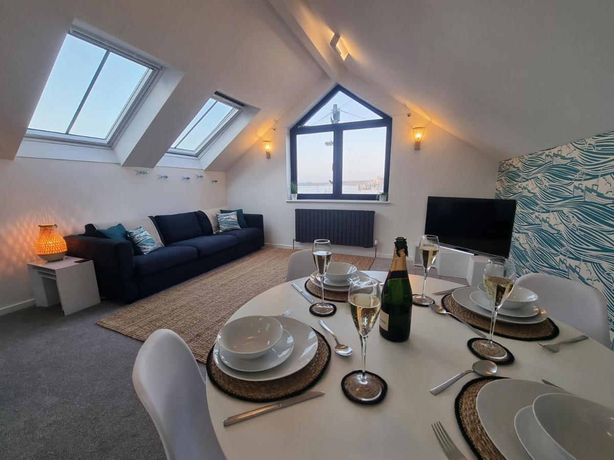 The Bunker-Luxe Central Falmouth Getaway With Stunning Sea Views 外观 照片
