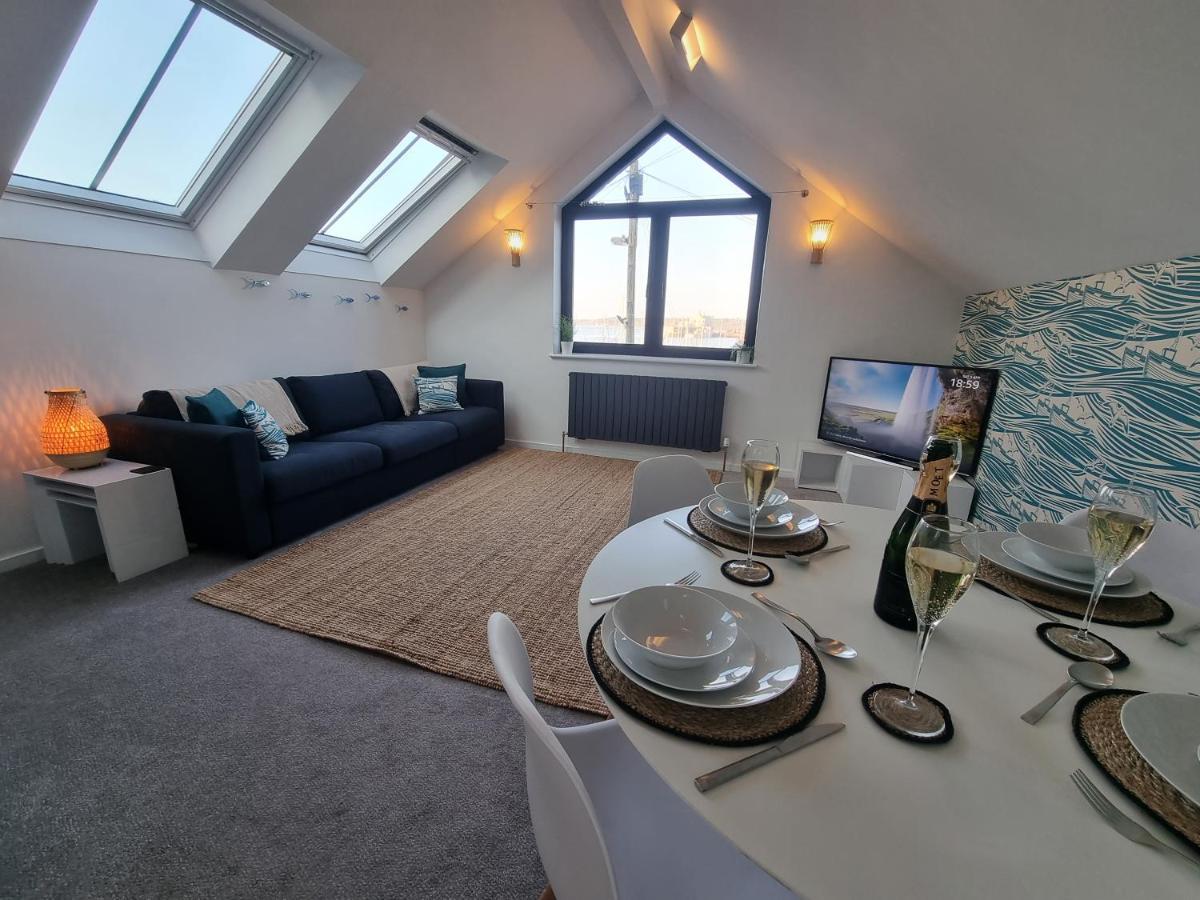 The Bunker-Luxe Central Falmouth Getaway With Stunning Sea Views 外观 照片
